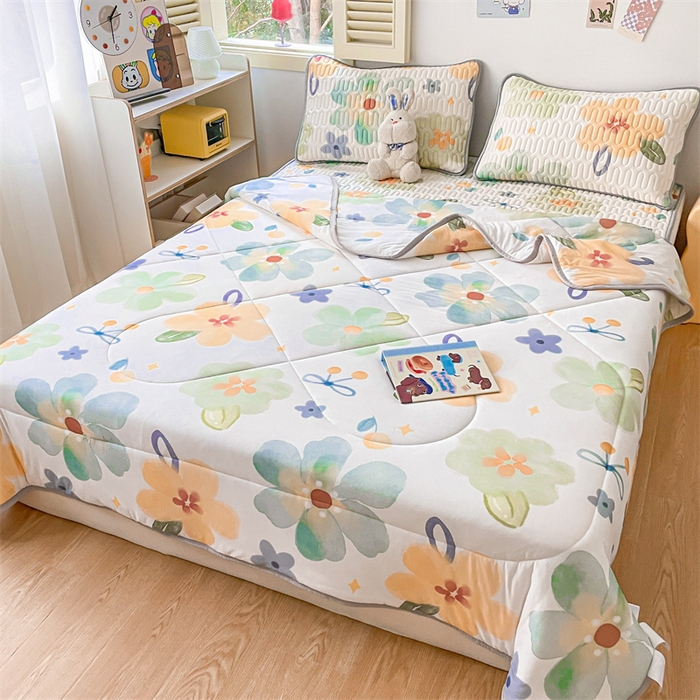 91家纺网 家纺一手货源 找家纺 布卢姆床垫 2025新款A类凉感丝数码印花夏被凉席四件套 彩色花园