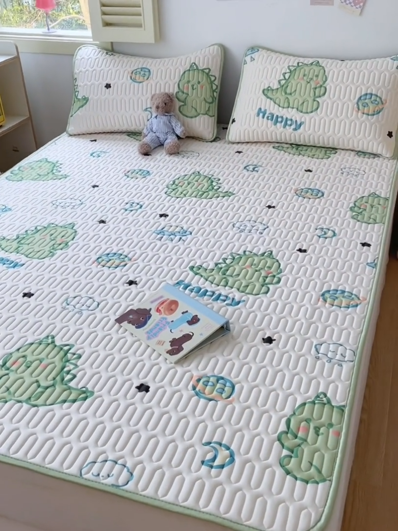 91家纺网 家纺一手货源 找家纺 布卢姆床垫 2025新款A类凉感丝数码印花小版乳胶凉席5mm 可爱恐龙