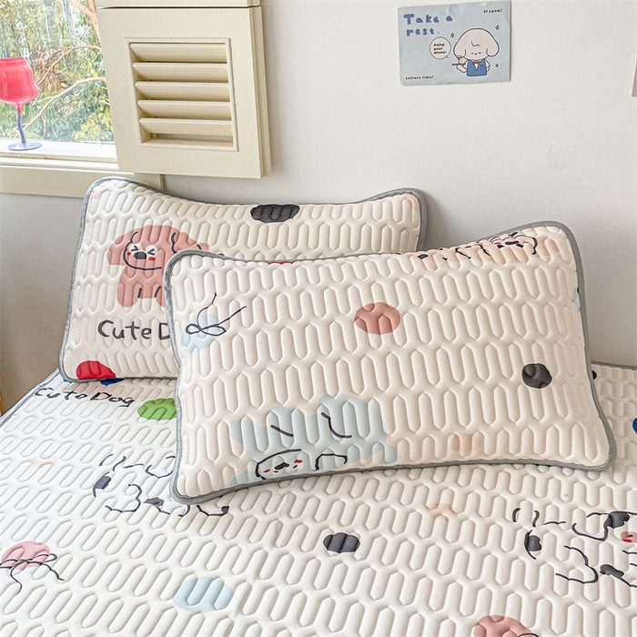 91家纺网 家纺一手货源 找家纺 布卢姆床垫 2025新款A类凉感丝数码印花小版乳胶凉席5mm cute小狗