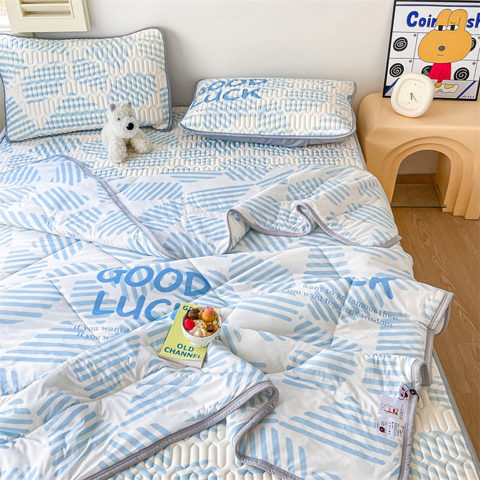 91家纺网 家纺一手货源 找家纺 布卢姆床垫 2025新款A类凉感丝数码印花夏被凉席四件套 几何