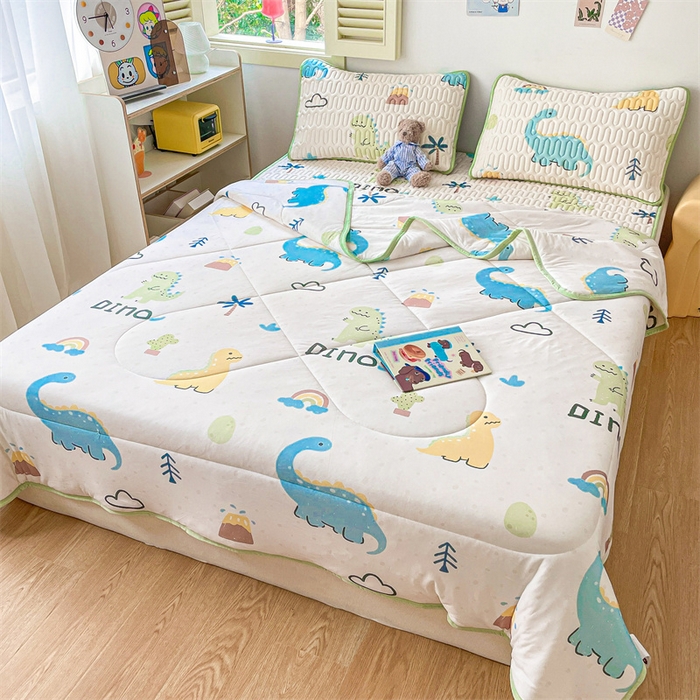 91家纺网 家纺一手货源 找家纺 布卢姆床垫 2025新款A类凉感丝数码印花夏被凉席四件套 恐龙世界