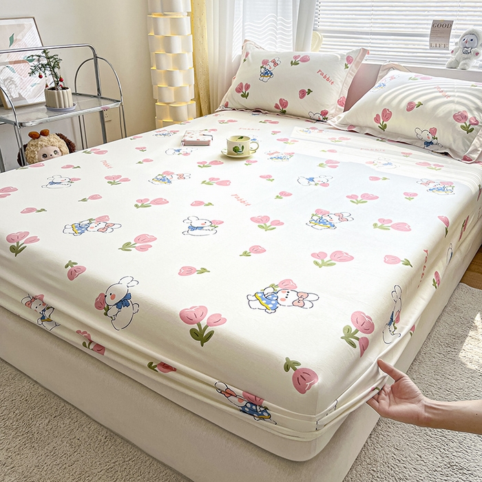 91家纺网 家纺一手货源 找家纺 涵宸家纺 2024新款全棉小清新印花单品套件--单床笠 床笠-花丛兔