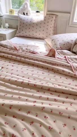 91家纺网 家纺一手货源 找家纺 美派工厂店 2024新款A类小清新针织棉印花夏被 念念不渝