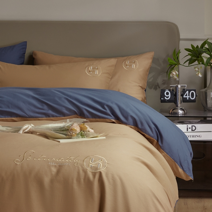 91家纺网 家纺一手货源 找家纺 梵克保罗 2024新款全棉轻奢纯色双拼刺绣四件套 深咖兰