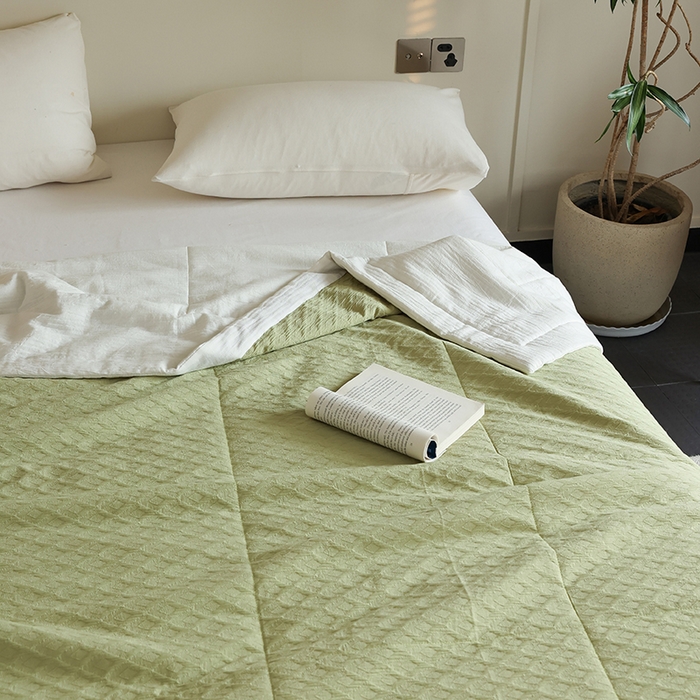 91家纺网 家纺一手货源 找家纺 觉物 2024新款肌理凉感水洗抗菌夏被 绿野仙踪