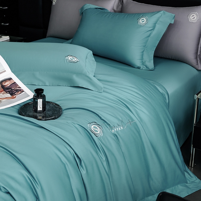 91家纺网 家纺一手货源 找家纺 榻尚家居 2024新款80S长绒棉纯色绣花系列四件套--静谧系列 静谧-蓝