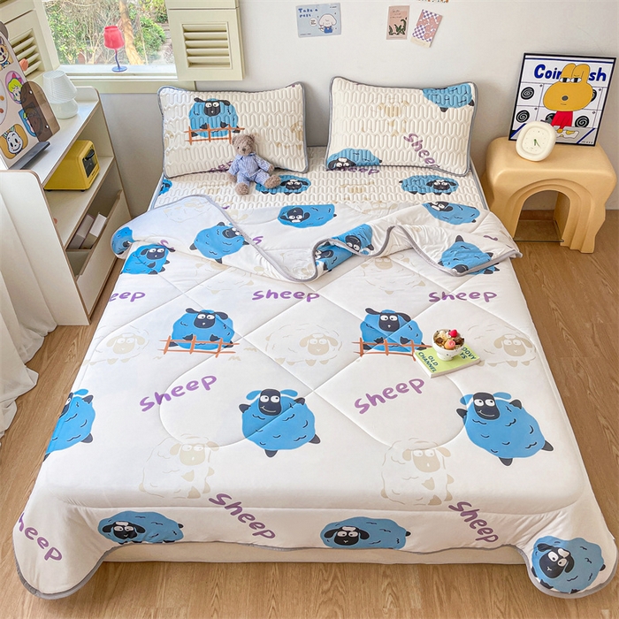 91家纺网 家纺一手货源 找家纺 布卢姆床垫 2025新款A类凉感丝数码印花夏被凉席四件套 小羊肖恩