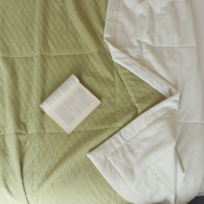 91家纺网 家纺一手货源 找家纺 觉物 2024新款肌理凉感水洗抗菌夏被 绿野仙踪