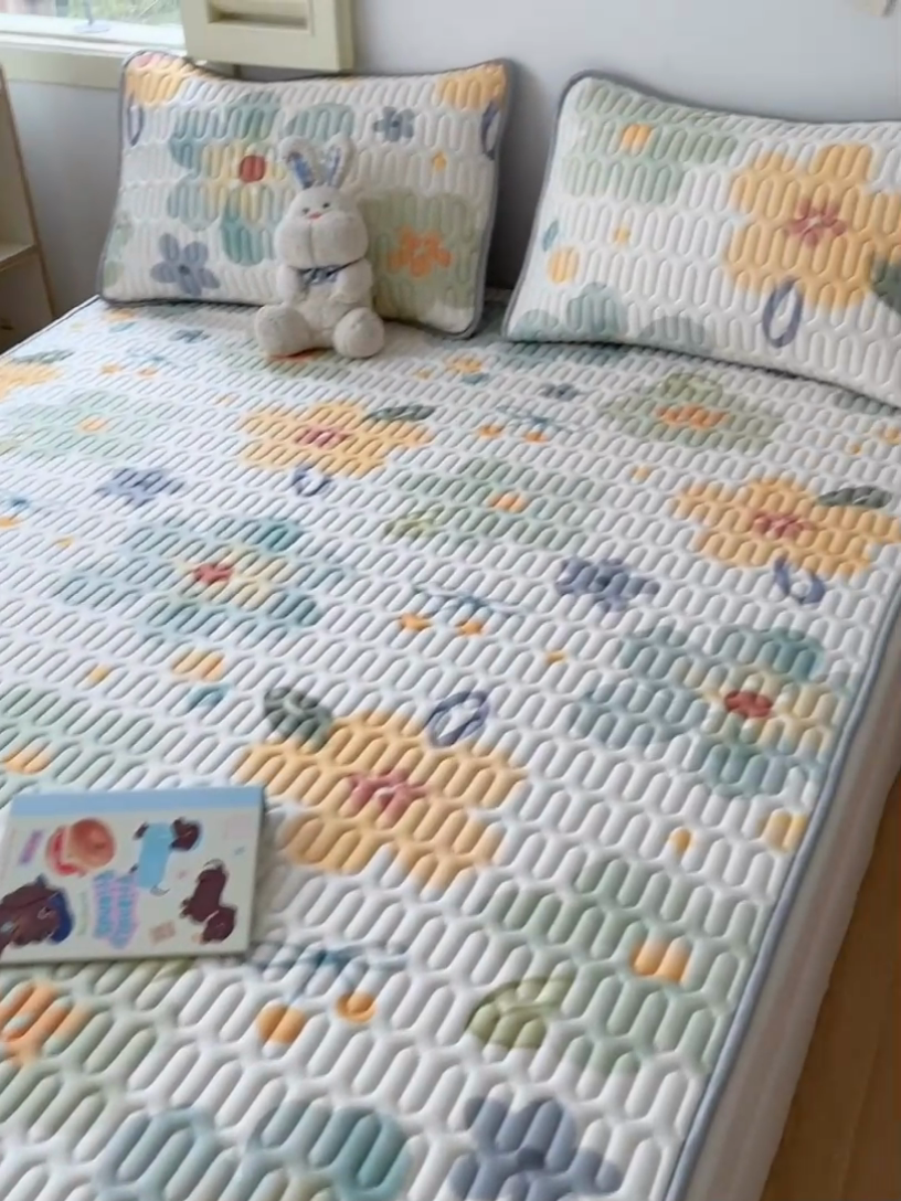 91家纺网 家纺一手货源 找家纺 布卢姆床垫 2025新款A类凉感丝数码印花小版乳胶凉席5mm 彩色花园