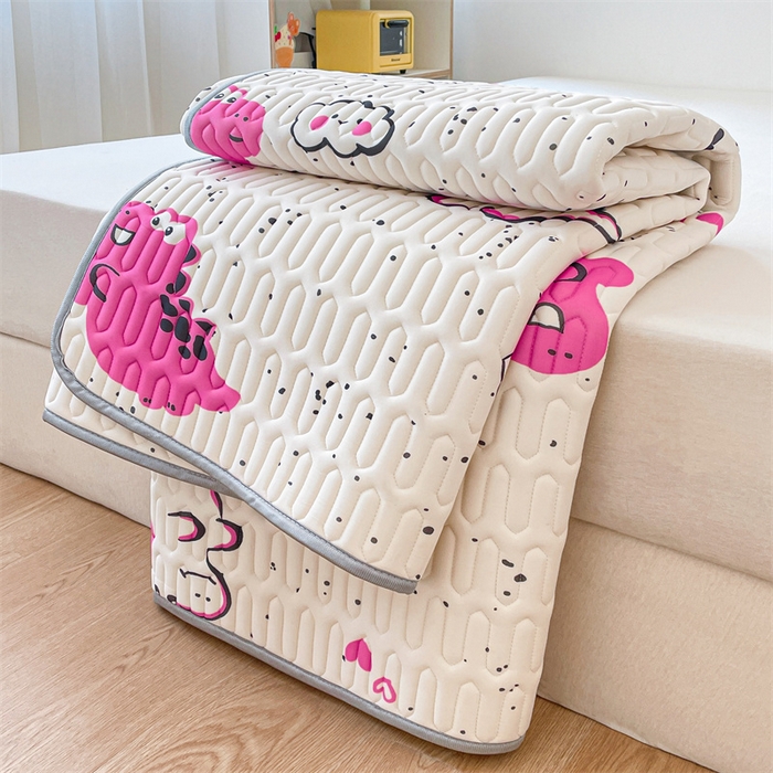 91家纺网 家纺一手货源 找家纺 布卢姆床垫 2025新款A类凉感丝数码印花小版乳胶凉席5mm 小恐龙