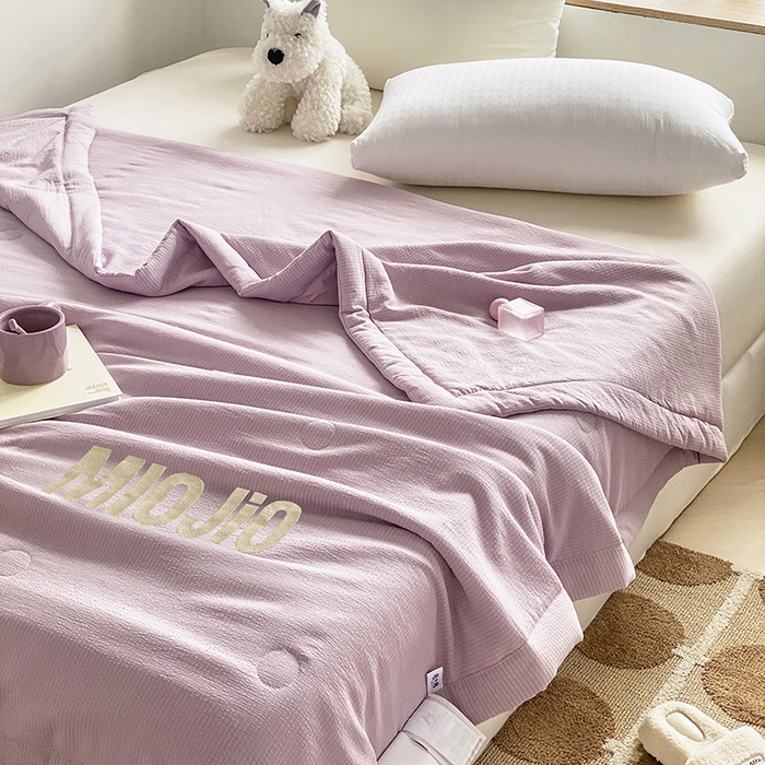 91家纺网 家纺一手货源 找家纺 梦恬佳  2024新款泡泡纱羽丝棉夏被 啵啵紫