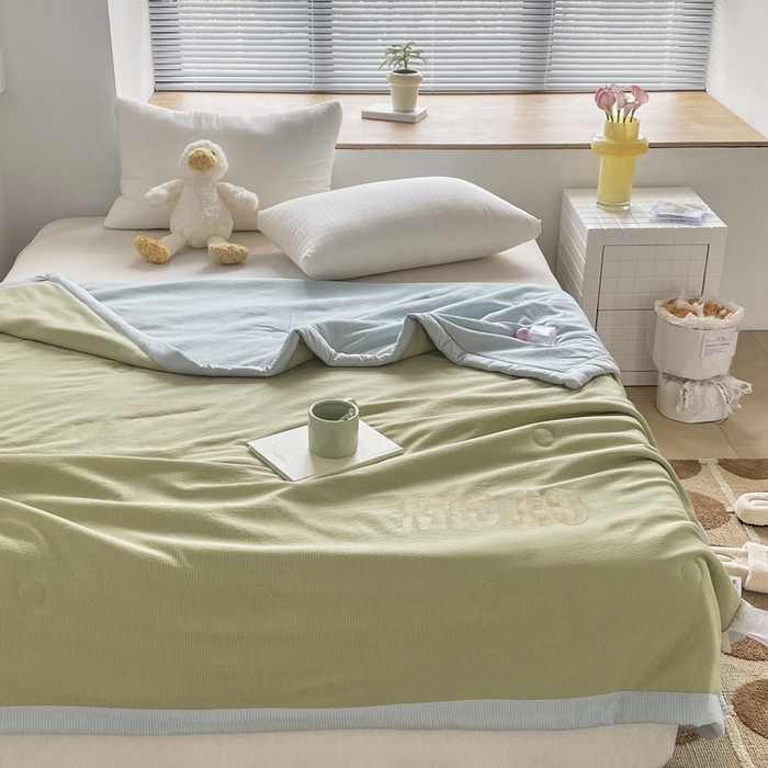 91家纺网 家纺一手货源 找家纺 梦恬佳  2024新款泡泡纱羽丝棉夏被 气泡绿