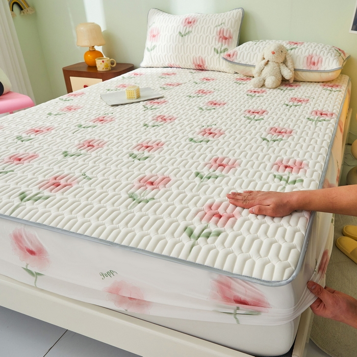 91家纺网 家纺一手货源 找家纺 LIFE.丽芙 2024年新品0.4乳胶凉席加厚床笠款三件套+凉感丝夏被可组合四件套-图片一 花语