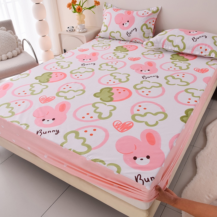 91家纺网 家纺一手货源 找家纺 床笠人家 2025新款全棉印花防水床笠防水隔尿透气-印花防水床笠 草莓兔