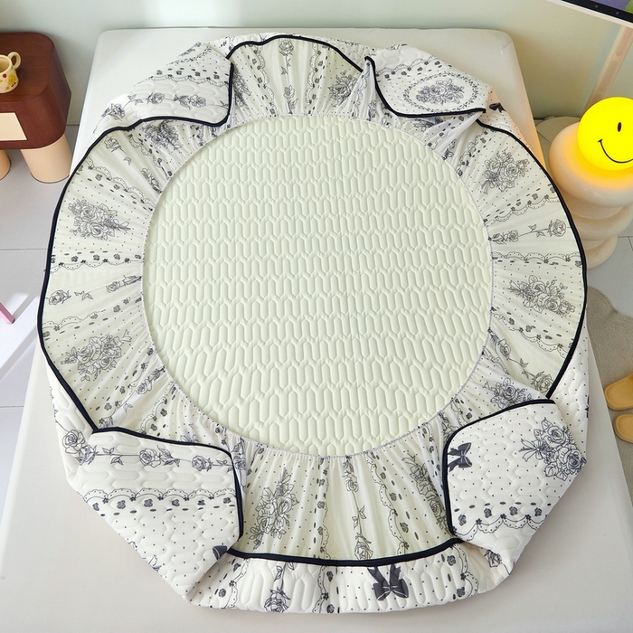 91家纺网 家纺一手货源 找家纺 LIFE.丽芙 2024年新品0.4乳胶凉席加厚床笠款三件套+凉感丝夏被可组合四件套-图片一 浪漫庄园-黑