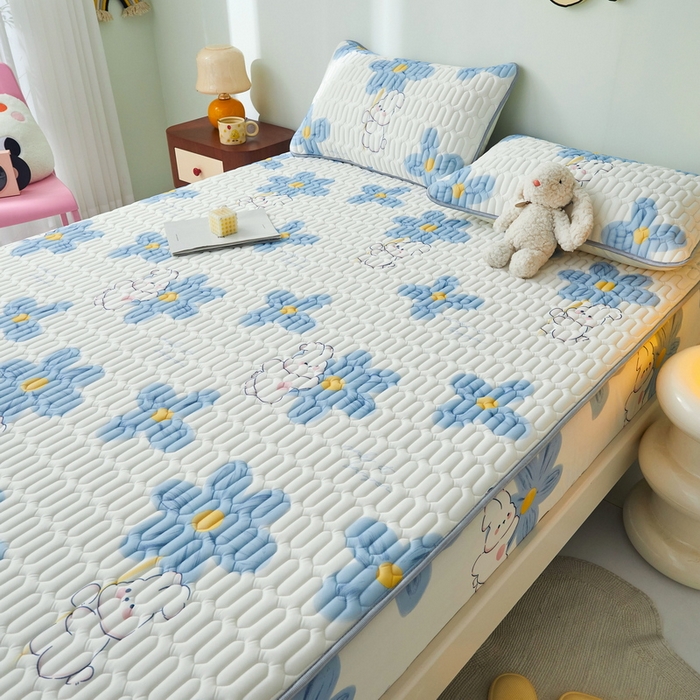 91家纺网 家纺一手货源 找家纺 LIFE.丽芙 2024年新品0.4乳胶凉席加厚床笠款三件套+凉感丝夏被可组合四件套-图片一 邻家小兔