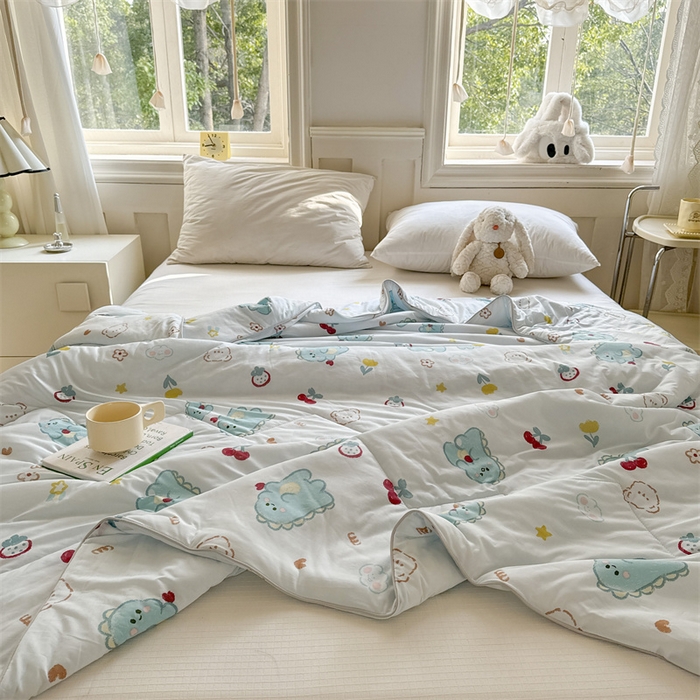 91家纺网 家纺一手货源 找家纺 小燕燕家纺 2024年新款玻尿酸凉感丝印花夏被夏凉被 恐龙宝贝