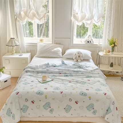 91家纺网 家纺一手货源 找家纺 小燕燕家纺 2024年新款玻尿酸凉感丝印花夏被夏凉被 恐龙宝贝