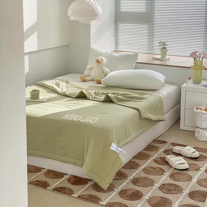 91家纺网 家纺一手货源 找家纺 梦恬佳  2024新款泡泡纱羽丝棉夏被 春日抹茶