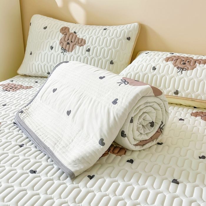 91家纺网 家纺一手货源 找家纺 LIFE.丽芙 2024年0.4乳胶凉席加厚条席款三件套＋凉感丝夏被可组合四件套图片二 呆呆狗