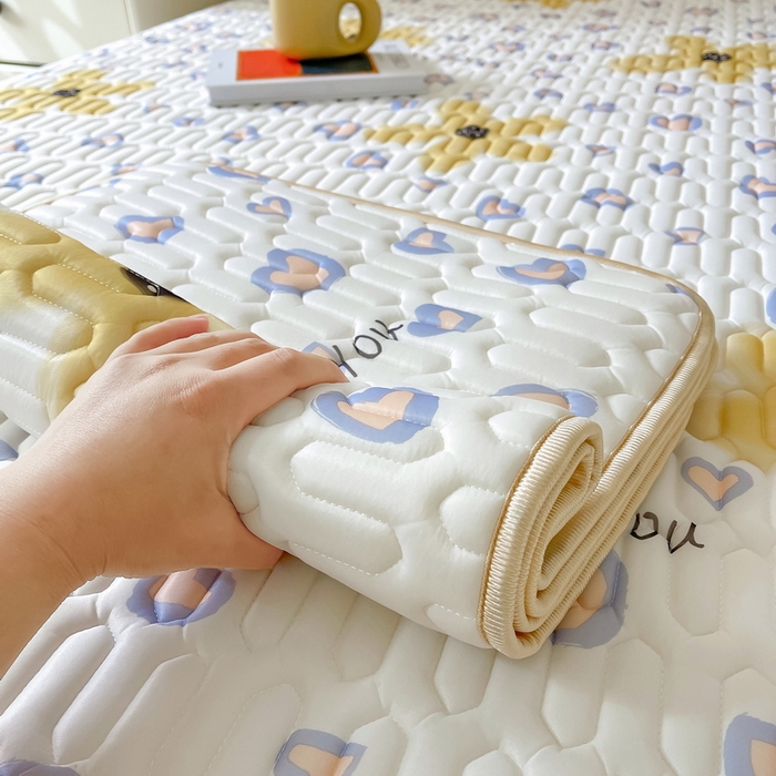 91家纺网 家纺一手货源 找家纺 LIFE.丽芙 2024年0.4乳胶凉席加厚条席款三件套＋凉感丝夏被可组合四件套图片二 寐色