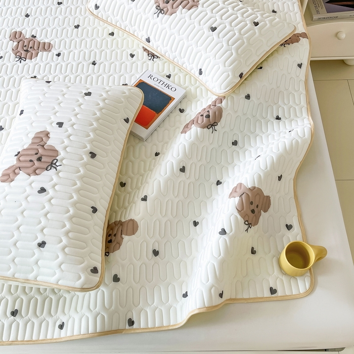 91家纺网 家纺一手货源 找家纺 LIFE.丽芙 2024年0.4乳胶凉席加厚条席款三件套＋凉感丝夏被可组合四件套图片二 呆呆狗