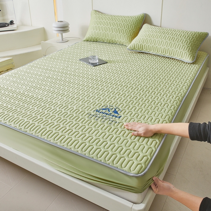 91家纺网 家纺一手货源 找家纺 LIFE.丽芙 2024新款乳胶凉席素色-富士山烫画床笠款 豆绿