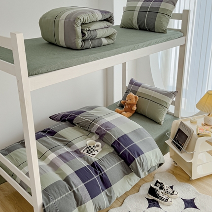 91家纺网 家纺一手货源 找家纺 久典家居 2024新款A类全棉学生款三件套 都市风尚绿