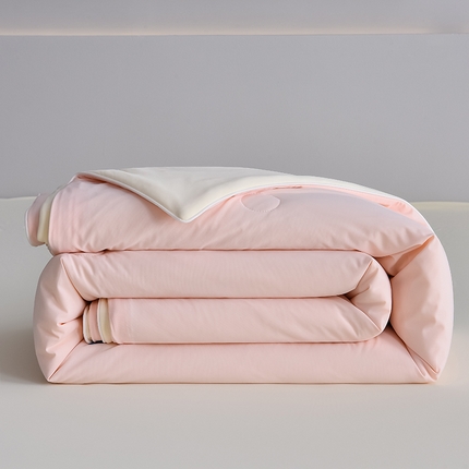 91家纺网 家纺一手货源 找家纺 梦依依 2025新款冰淇淋凉感丝抗菌夏被 粉玉