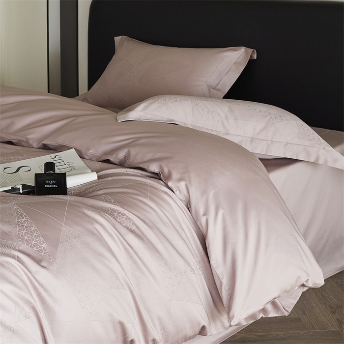 91家纺网 家纺一手货源 找家纺 梦享生活家居 2024新款100支贡缎提花四件套 格琳-粉