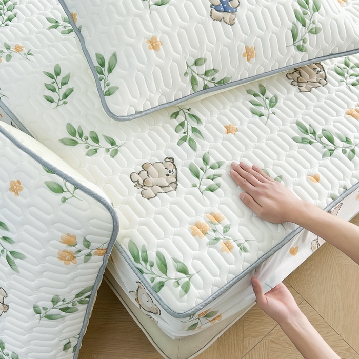 91家纺网 家纺一手货源 找家纺 （总）LIFE.丽芙 2024年新品0.4乳胶凉席加厚床笠款三件套图片二