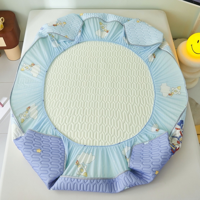 91家纺网 家纺一手货源 找家纺 LIFE.丽芙 2024年新品0.4乳胶凉席加厚床笠款三件套+凉感丝夏被可组合四件套-图片一 太空世界