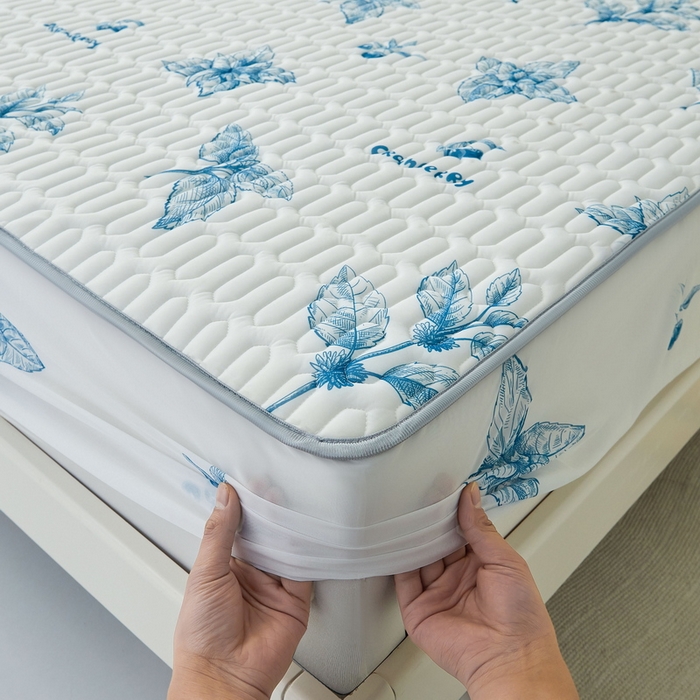 91家纺网 家纺一手货源 找家纺 LIFE.丽芙 2024年新品0.4乳胶凉席加厚床笠款三件套图片一 花涧