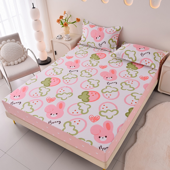 91家纺网 家纺一手货源 找家纺 床笠人家 2025新款全棉印花防水床笠防水隔尿透气-印花防水床笠 草莓兔