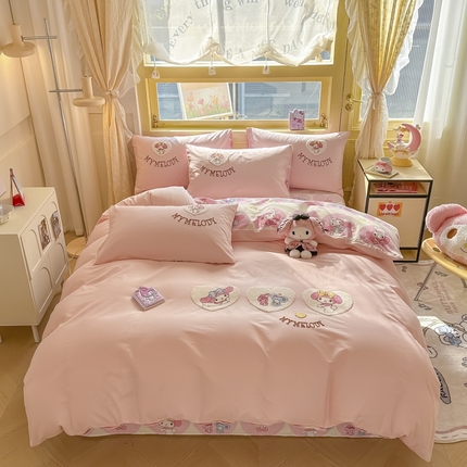 91家纺网 家纺一手货源 找家纺 沐辰家居   2024新款毛巾绣正版授权三丽鸥系列 绣花款-甜心美乐蒂-浅粉