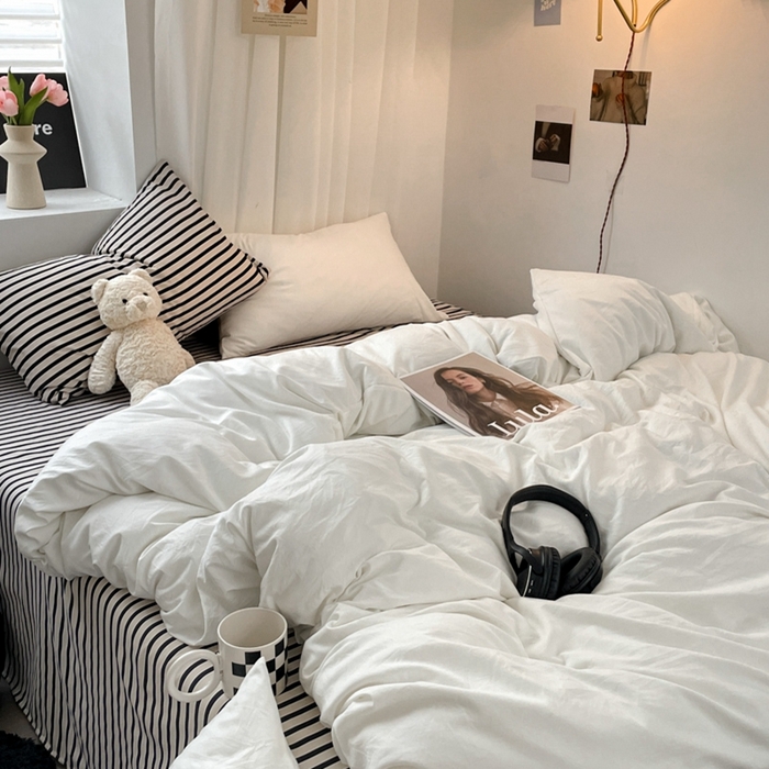 91家纺网 家纺一手货源 找家纺 耀达家居 2024新款ins 纯色双拼条纹水洗棉四件套 奶白