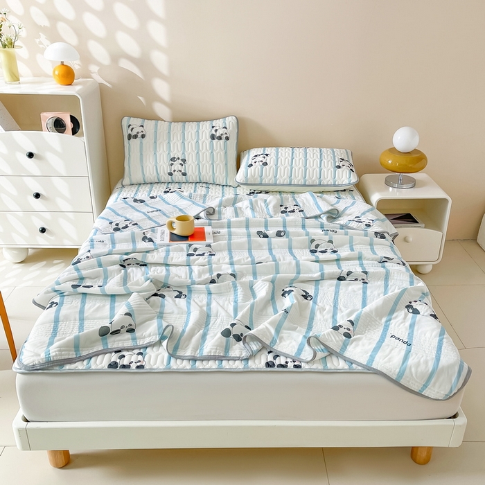 91家纺网 家纺一手货源 找家纺 LIFE.丽芙 2024年0.4乳胶凉席加厚条席款三件套＋凉感丝夏被可组合四件套图片二 小熊猫