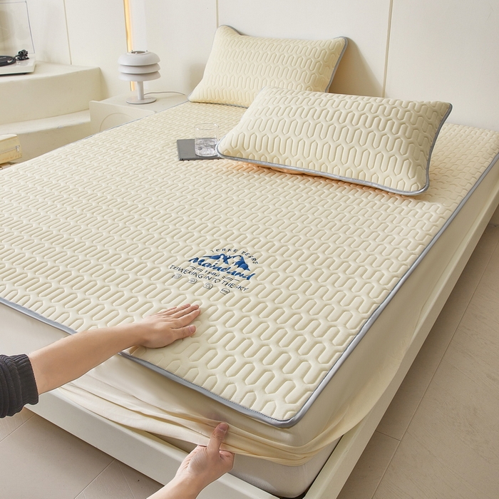 91家纺网 家纺一手货源 找家纺 LIFE.丽芙 2024新款乳胶凉席素色-富士山烫画床笠款 米白