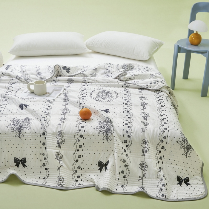 91家纺网 家纺一手货源 找家纺 LIFE.丽芙 2024年新品韩式风凉感丝夏被-跑量 浪漫庄园-黑