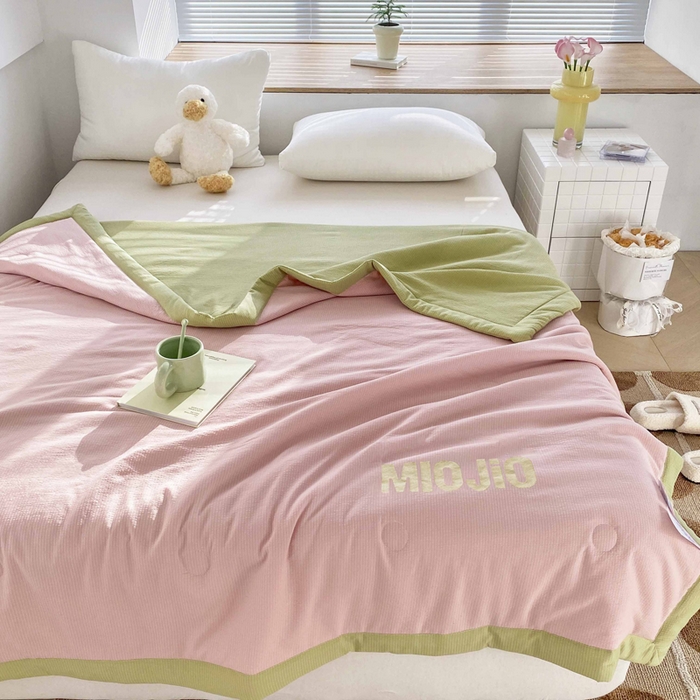 91家纺网 家纺一手货源 找家纺 梦恬佳  2024新款泡泡纱羽丝棉夏被 西瓜粉