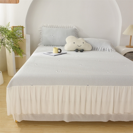 91家纺网 家纺一手货源 找家纺 （总）鑫姿席业 2025新款A类抗菌冰豆豆床裙款凉席-小熊系列