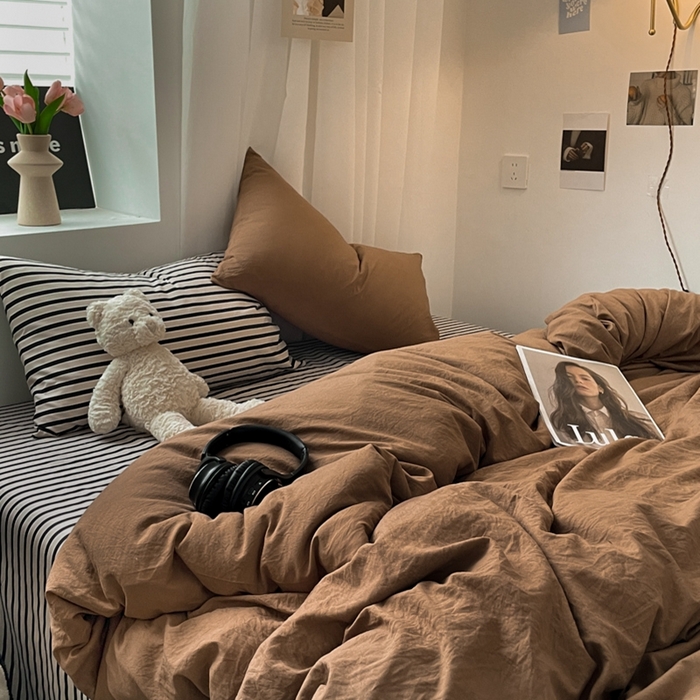 91家纺网 家纺一手货源 找家纺 耀达家居 2024新款ins 纯色双拼条纹水洗棉四件套 咖啡