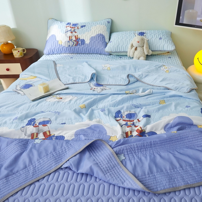 91家纺网 家纺一手货源 找家纺 LIFE.丽芙 2024年新品0.4乳胶凉席加厚床笠款三件套+凉感丝夏被可组合四件套-图片一 太空世界