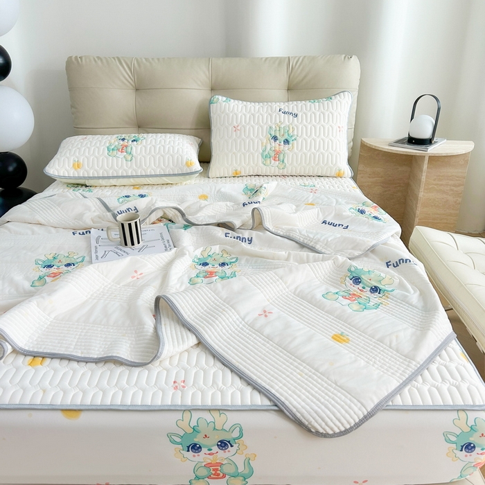 91家纺网 家纺一手货源 找家纺 2024年新品0.4乳胶凉席加厚床笠款三件套+凉感丝夏被可组合四件套-图片二 萌龙