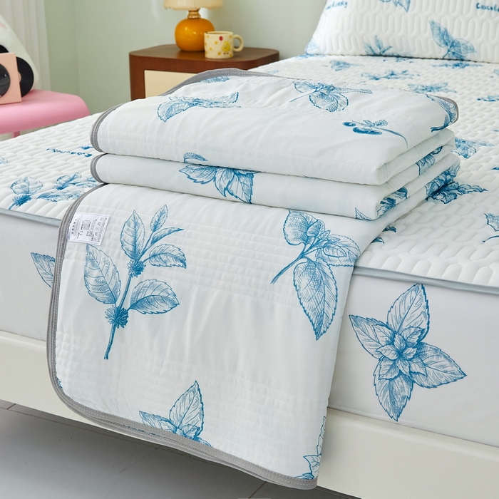 91家纺网 家纺一手货源 找家纺 LIFE.丽芙 2024年新品0.4乳胶凉席加厚床笠款三件套+凉感丝夏被可组合四件套-图片一 花涧