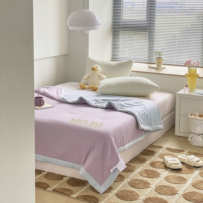 91家纺网 家纺一手货源 找家纺 梦恬佳  2024新款泡泡纱羽丝棉夏被 芋泥海盐