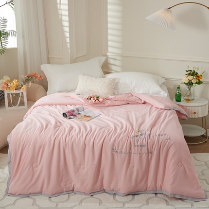 91家纺网 家纺一手货源 找家纺 （总）太阳羽家纺 2025新款豆豆棉绣花夏凉被空调被润丝滑