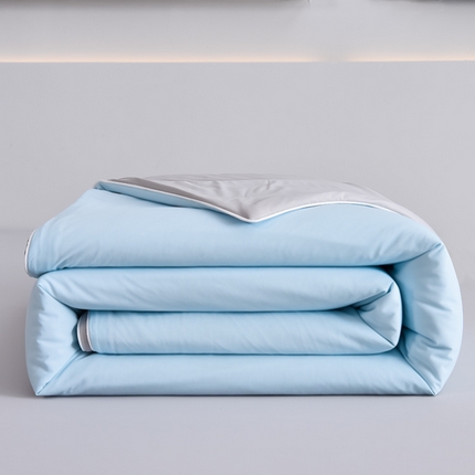 91家纺网 家纺一手货源 找家纺 梦依依 2025新款冰淇淋凉感丝抗菌夏被 天蓝色-浅灰