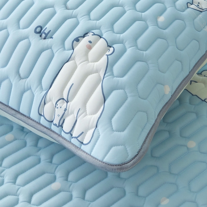 91家纺网 家纺一手货源 找家纺 LIFE.丽芙 2024新款凉感丝乳胶枕套印花款图片一 北极熊-蓝