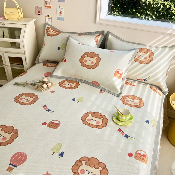 91家纺网 家纺一手货源 找家纺 懒猫家纺 2024新款250D数码印花宽边圆网冰丝席 狮子派对